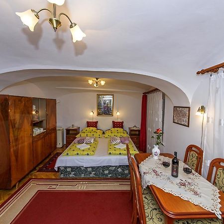Barokk Vendeghaz Hotel Eger Room photo