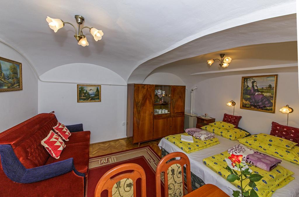 Barokk Vendeghaz Hotel Eger Room photo