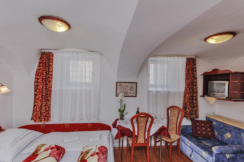 Barokk Vendeghaz Hotel Eger Exterior photo