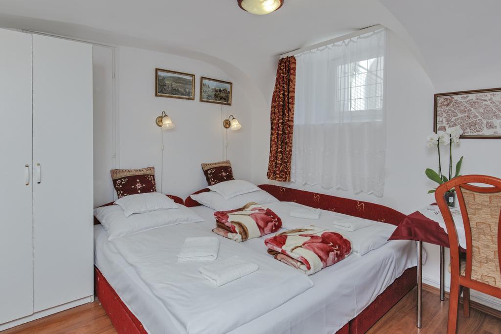 Barokk Vendeghaz Hotel Eger Exterior photo