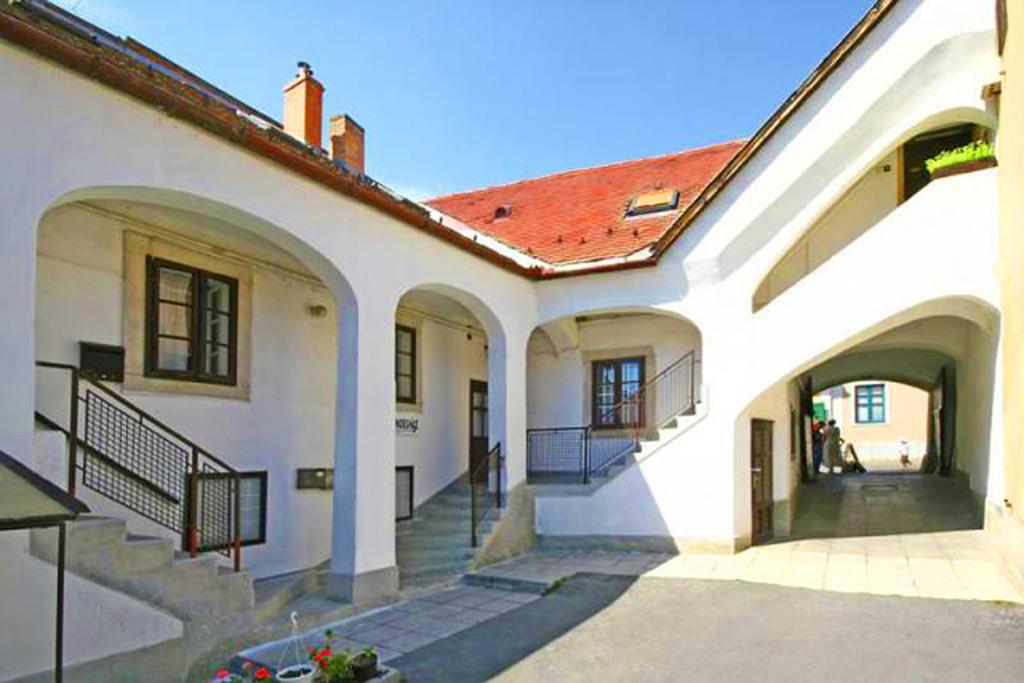 Barokk Vendeghaz Hotel Eger Exterior photo
