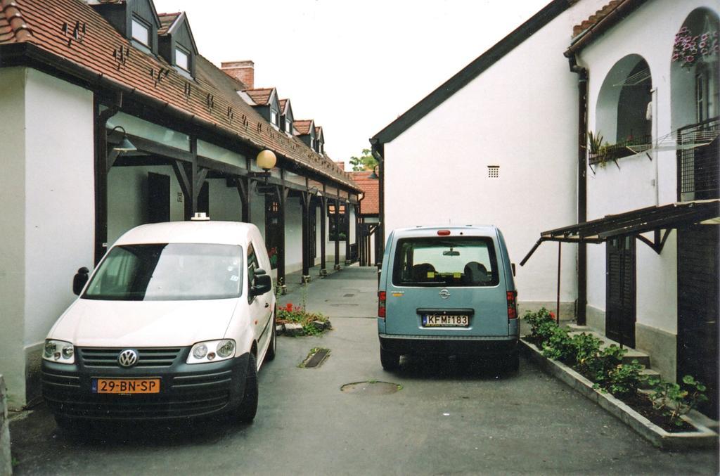 Barokk Vendeghaz Hotel Eger Room photo